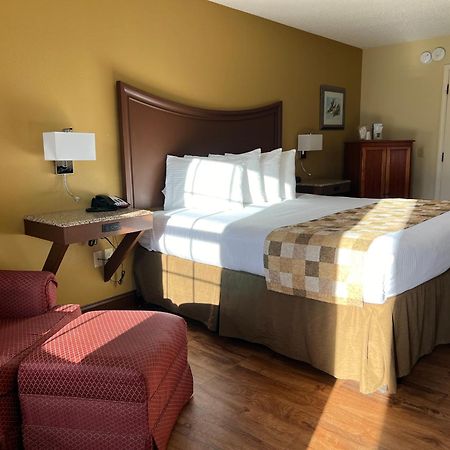 Atkinson Inn & Suites Ламбертон Экстерьер фото
