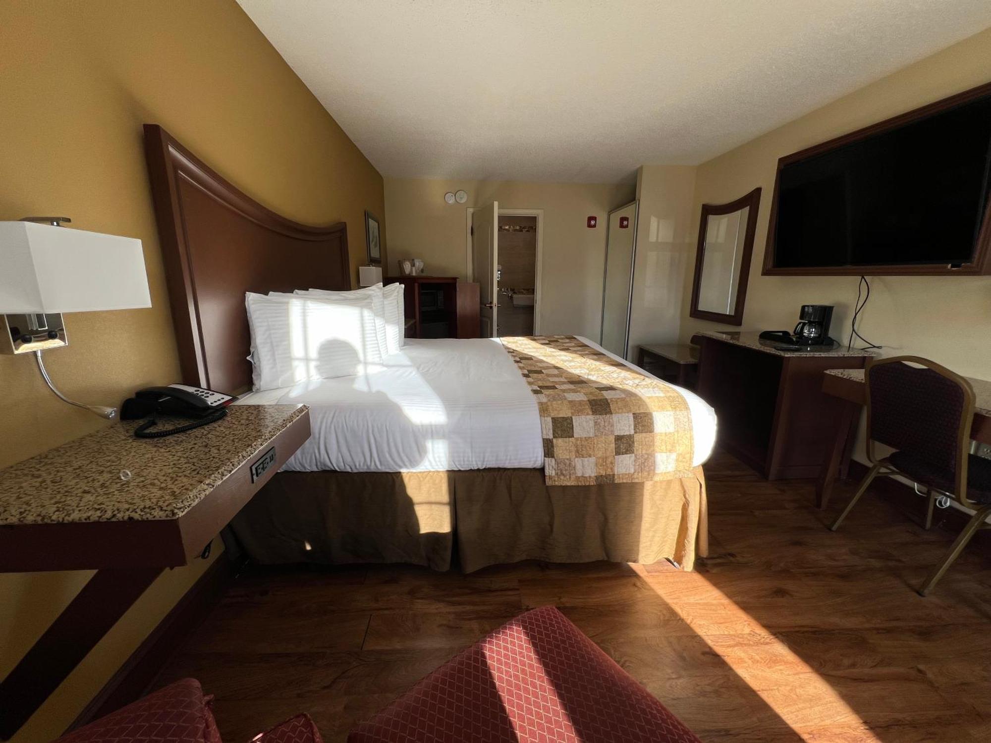 Atkinson Inn & Suites Ламбертон Экстерьер фото