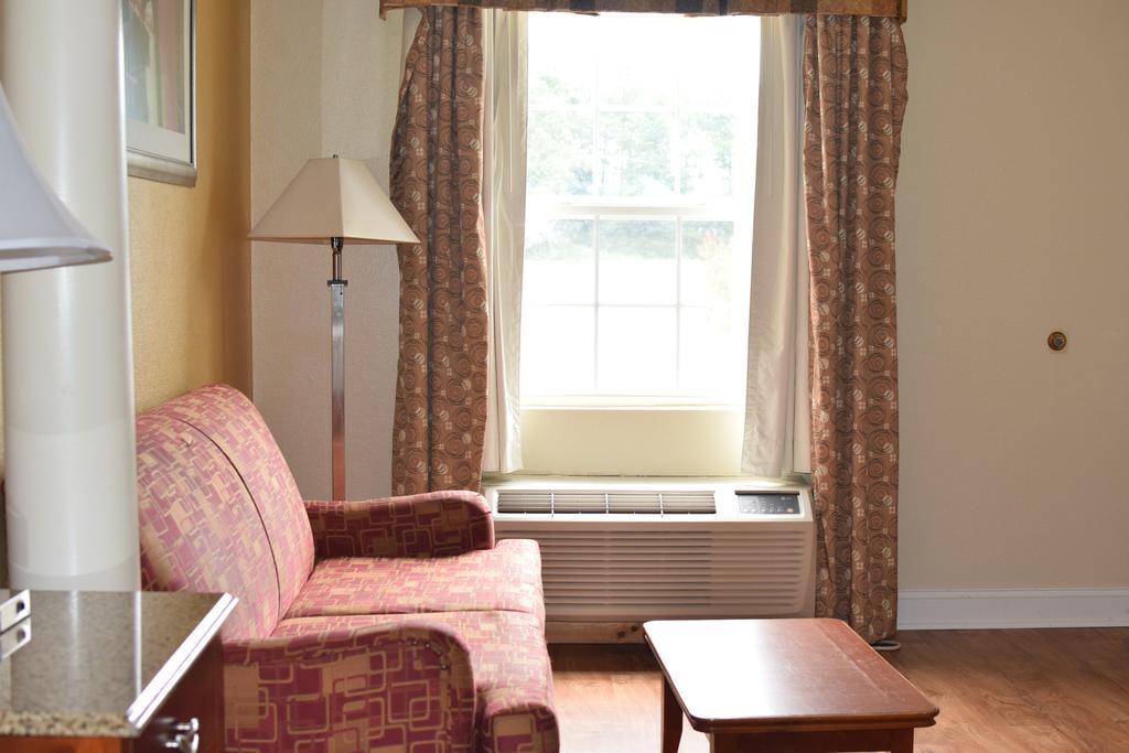 Atkinson Inn & Suites Ламбертон Экстерьер фото