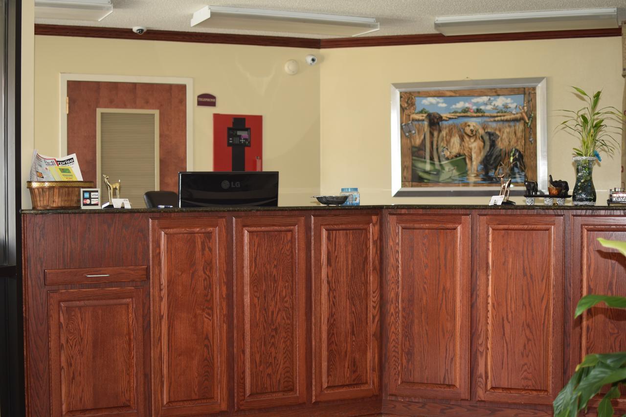 Atkinson Inn & Suites Ламбертон Экстерьер фото