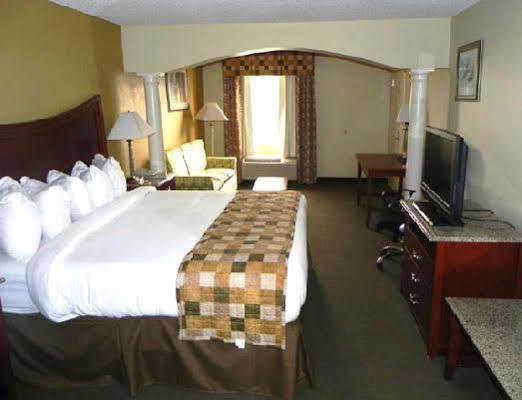 Atkinson Inn & Suites Ламбертон Экстерьер фото