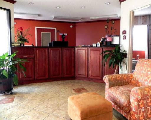 Atkinson Inn & Suites Ламбертон Экстерьер фото